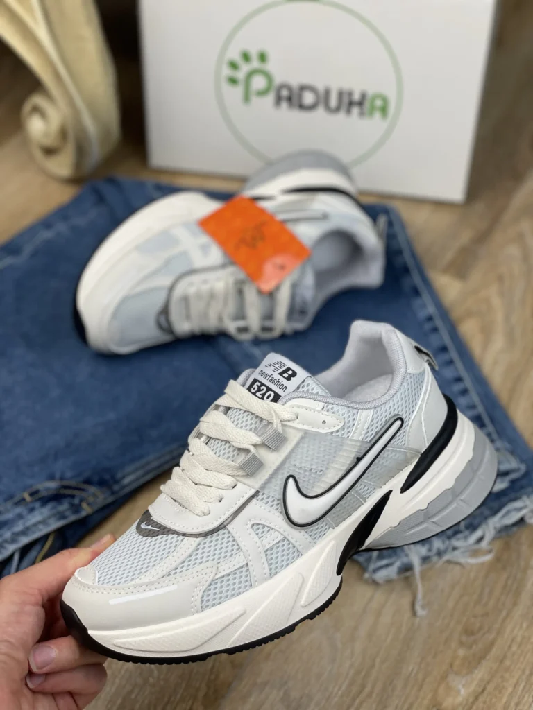 katooni zanane nike V2K chini 2