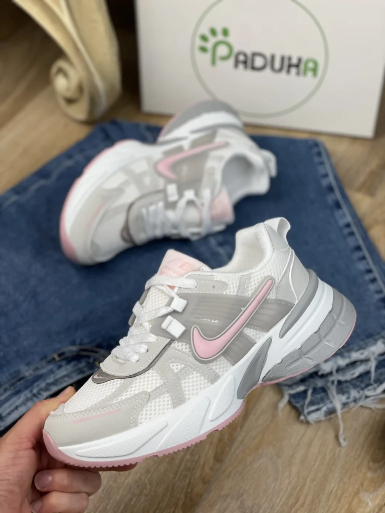katooni zanane nike V2K chini 3
