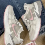 katooni zanane nike V2K chini 4