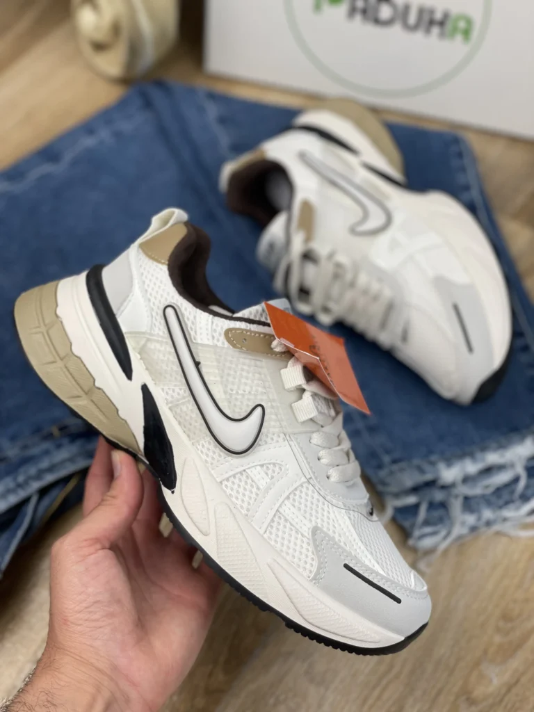 katooni zanane nike V2K chini 5