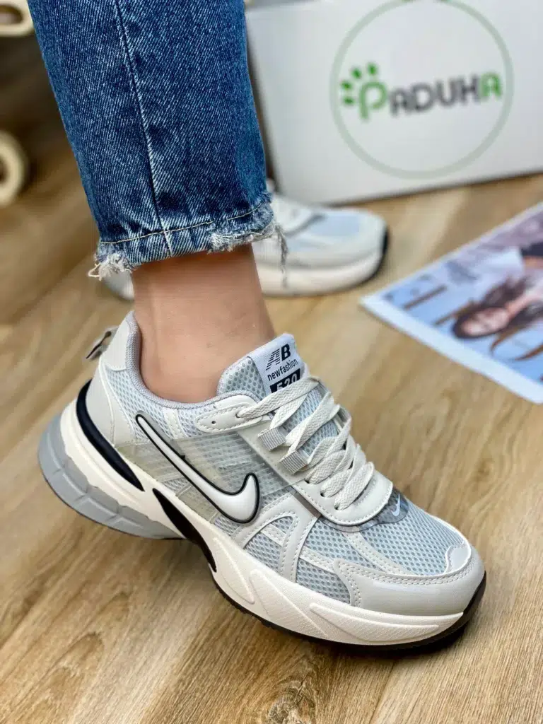katooni zanane nike V2K chini 10