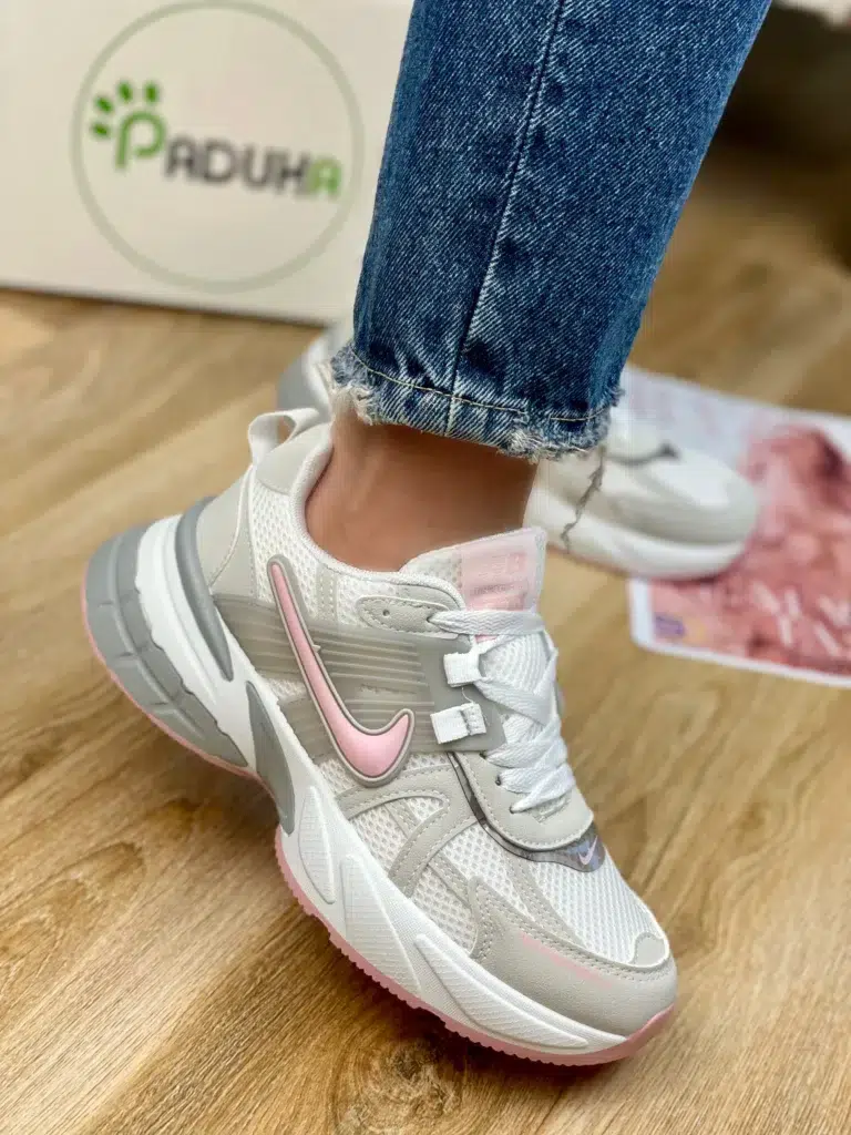 katooni zanane nike V2K chini 14