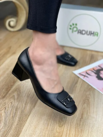 کفش زنانه مجلسی پاشنه 4 سانت مات پنجه مربعی کد 22634